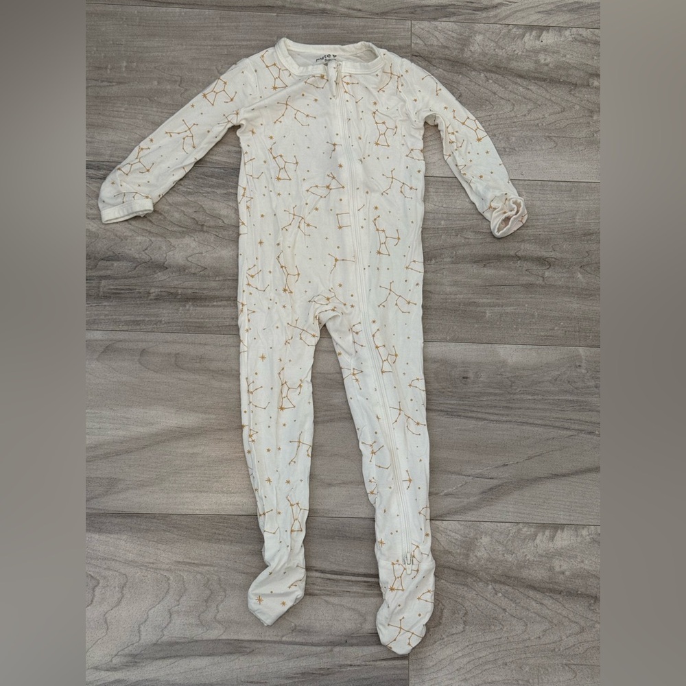 Kyte Baby Zippered Footie in Cloud Constellation 12-18 months